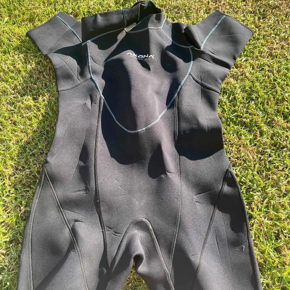 3mm Akona Mens Shorty Spring Shortie Wetsuit for Scuba Diving, Snorkeling